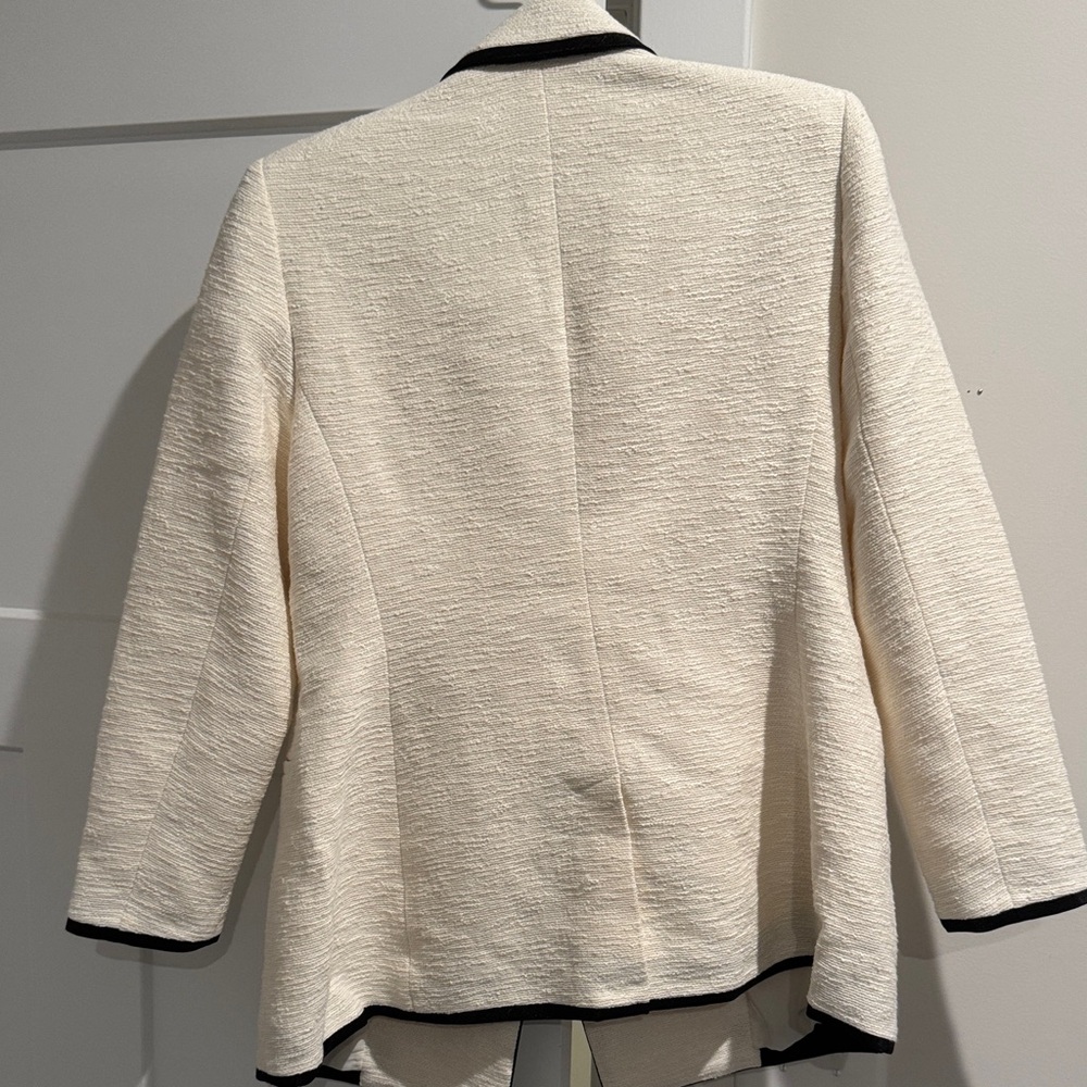 Express Cream Jacket with Black Accents - Picture 3 of 3